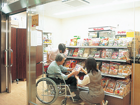 売店＜1F＞